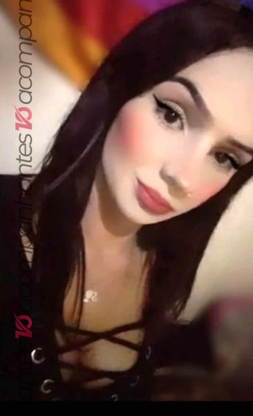 Leticia Almeida com local